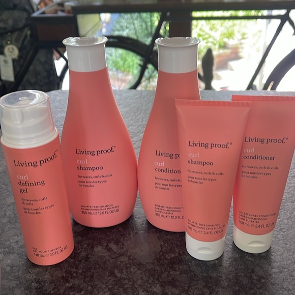 Living Proof Curl Defining Gel wavy, curly, coily hair define without crunch - Picture 8 of 9